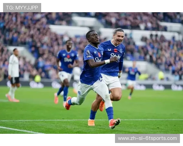 爱华顿队的英超历史与“太妃糖”绰号由来